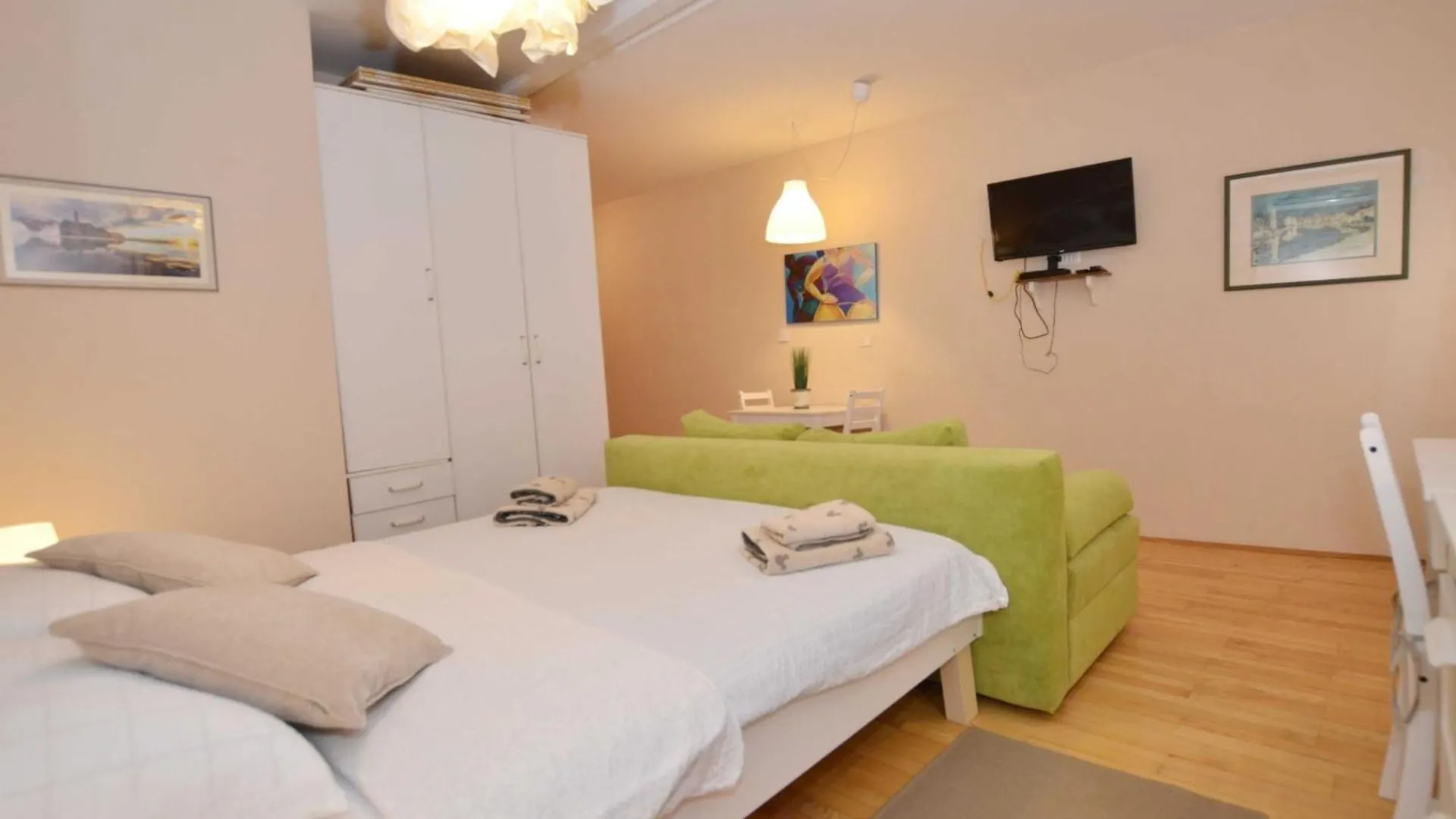 Simple And Sunny Studio Apartment Rovinj