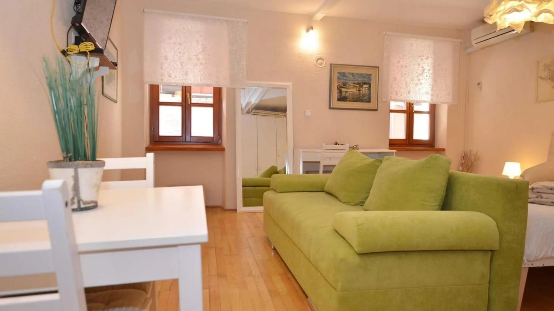 Simple And Sunny Studio Apartment Rovinj