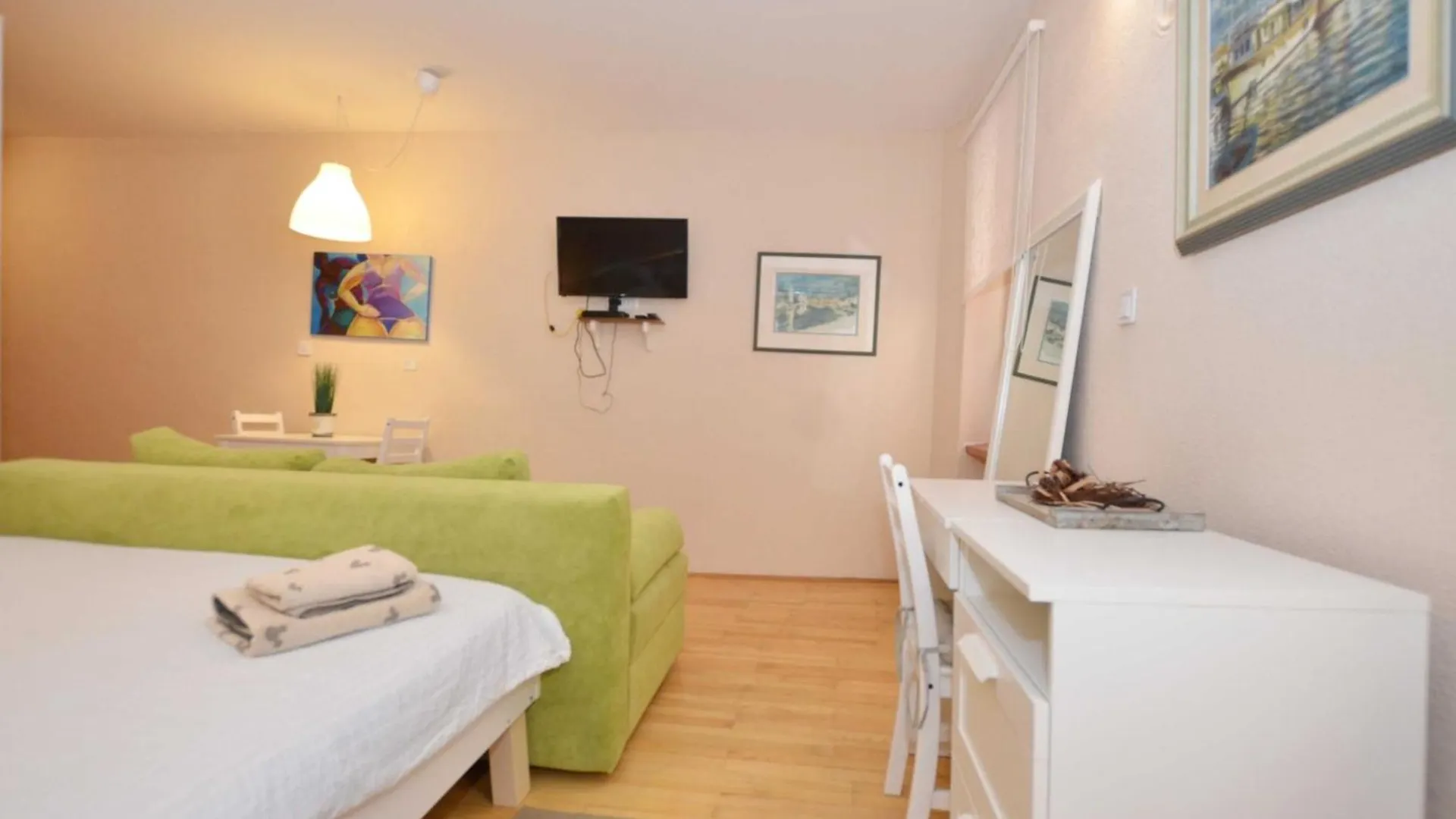 Simple And Sunny Studio Apartment Rovinj