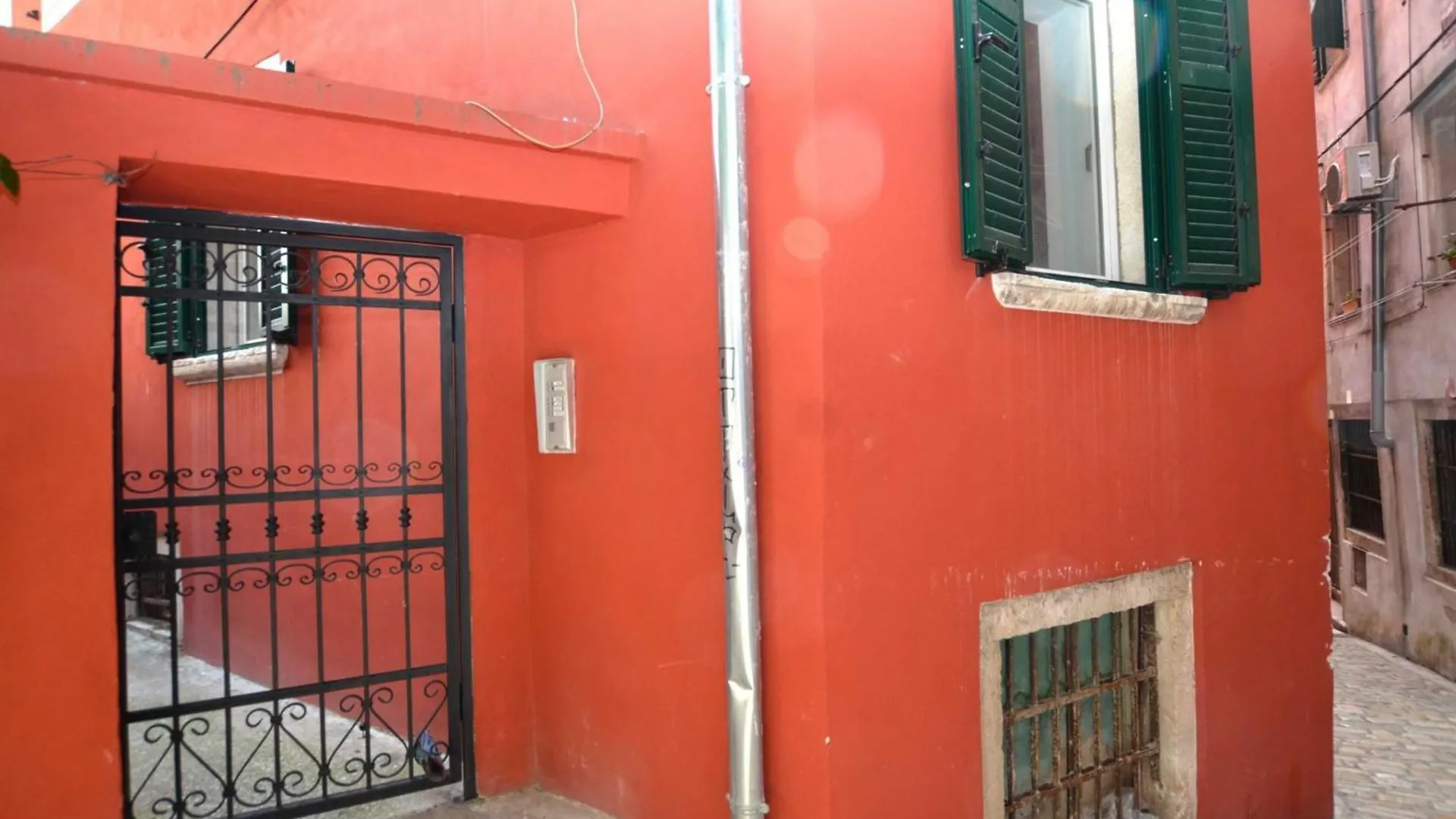 Simple And Sunny Studio Apartment Rovinj
