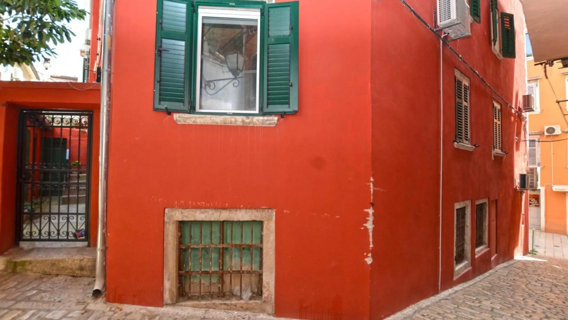 Simple And Sunny Studio Apartment Rovinj